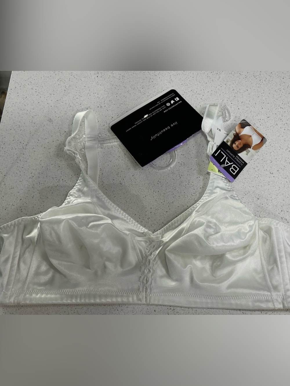 Bali White 42B Classic Comfort Soft Cup No Wires Low Stretch Straps Bra NEW